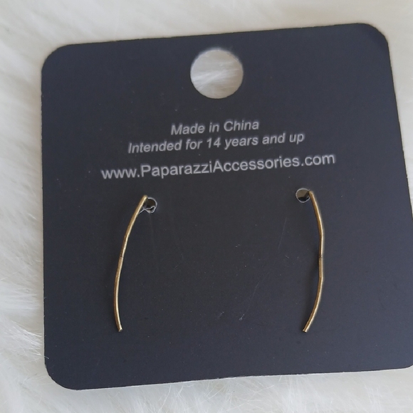 Paparazzi Chic Brass Earrings - Picture 5 of 6
